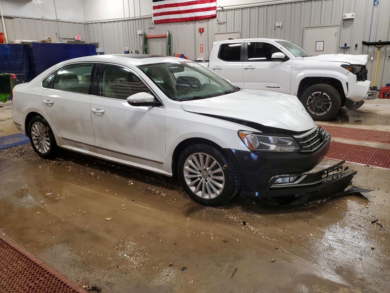2016 Volkswagen Passat Se - Image 4
