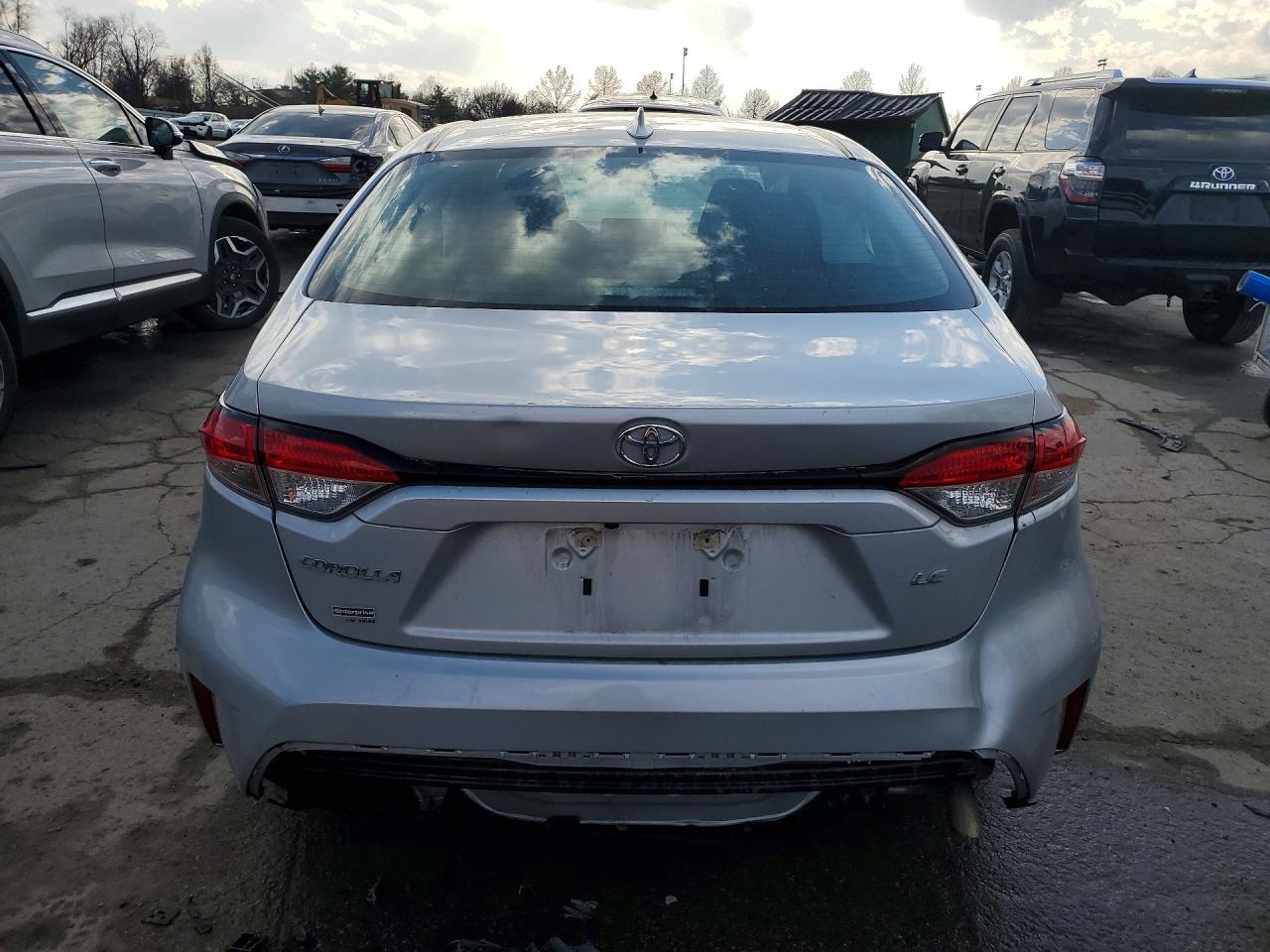 2022 Toyota Corolla Le - Image 6