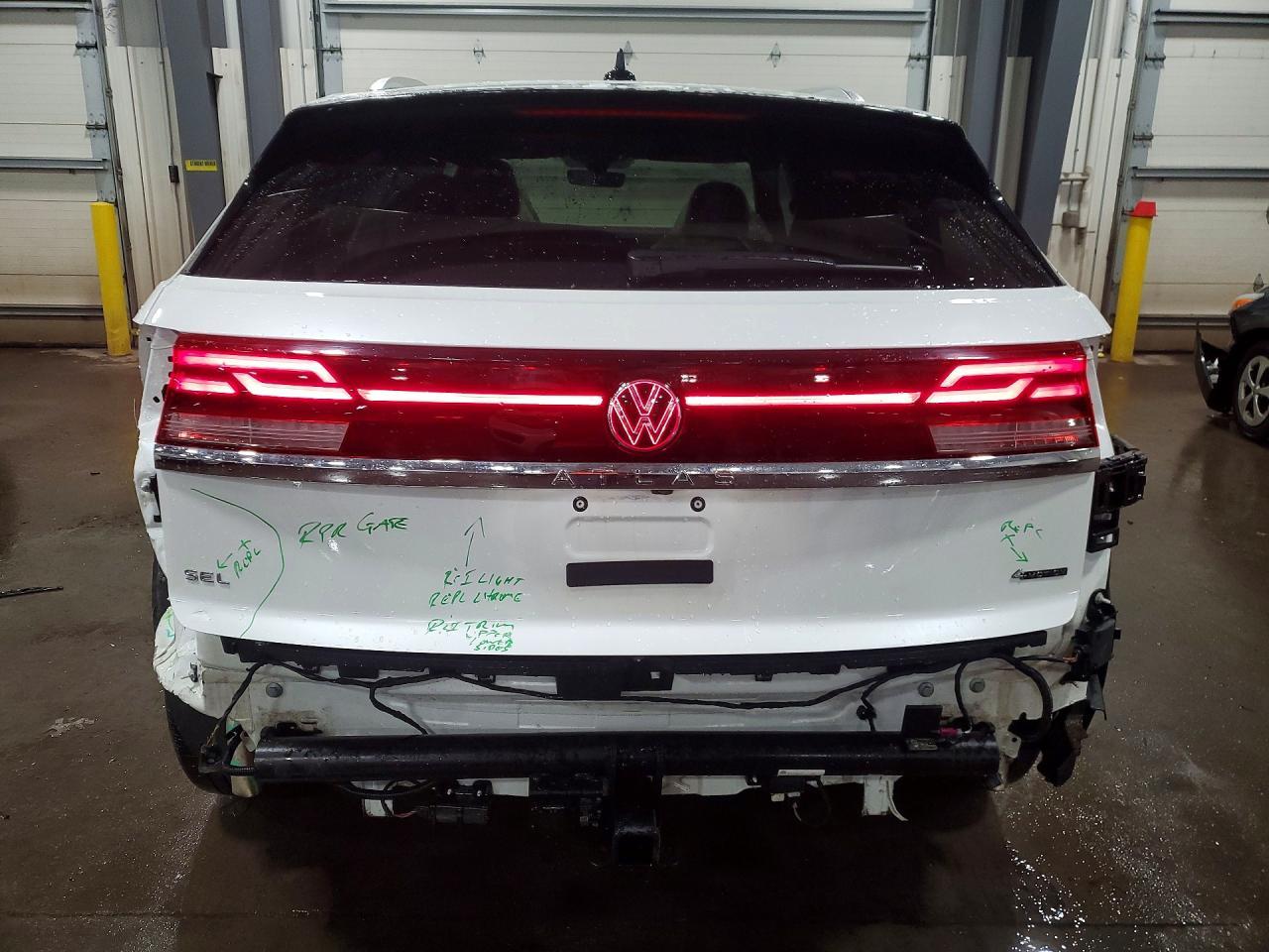 2024 Volkswagen Atlas Cross Sport Sel R-Line - Фото 6