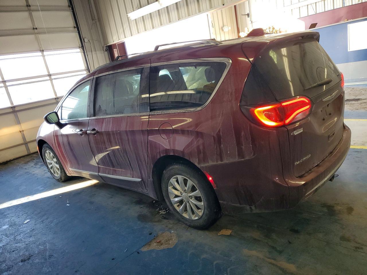 2019 Chrysler Pacifica Touring L - Фото 2
