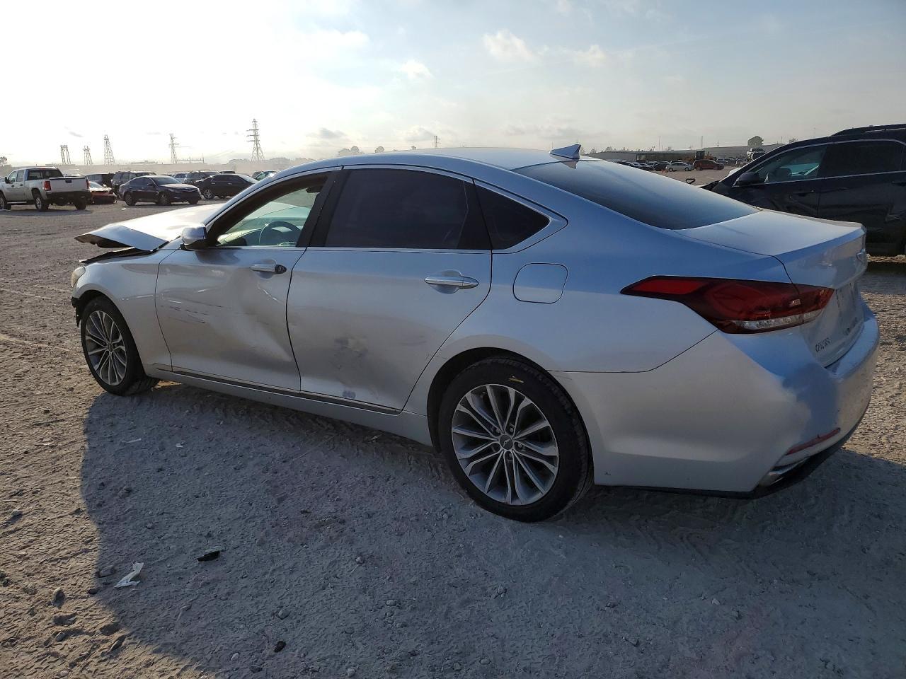2015 Hyundai Genesis 3.8L - Фото 2