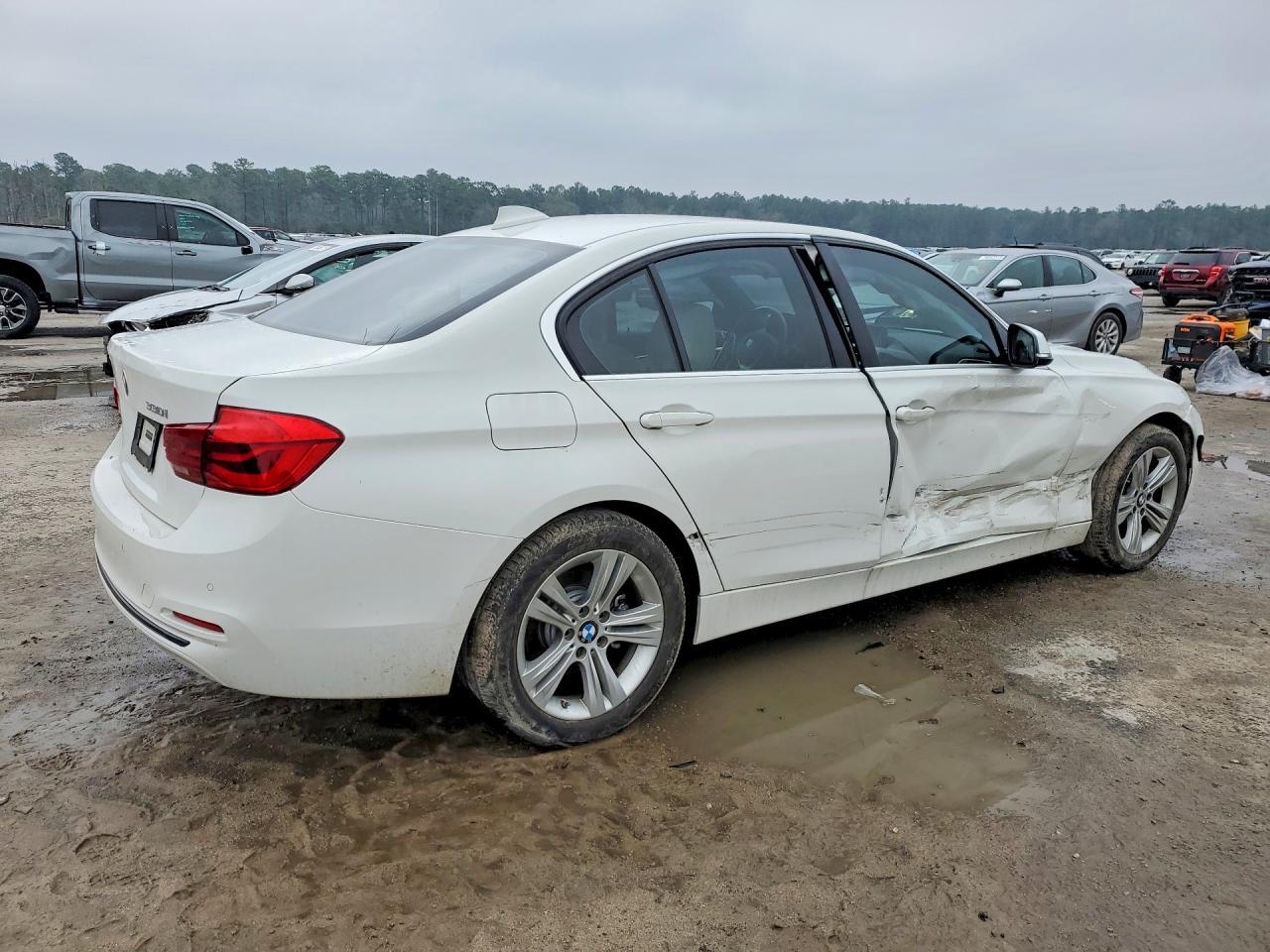 2017 BMW 330 I - Image 3