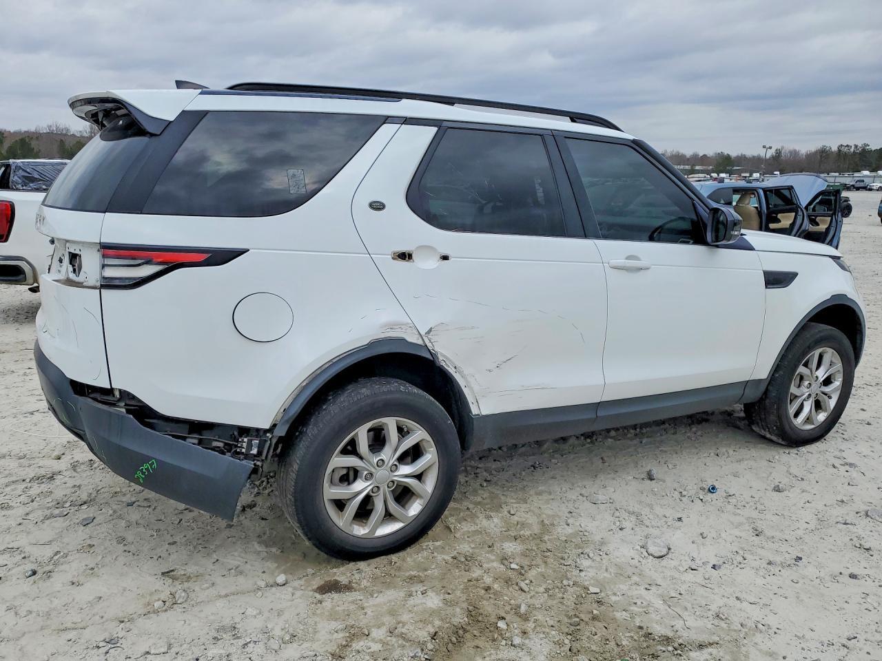 2018 Land Rover Discovery Se - Image 3