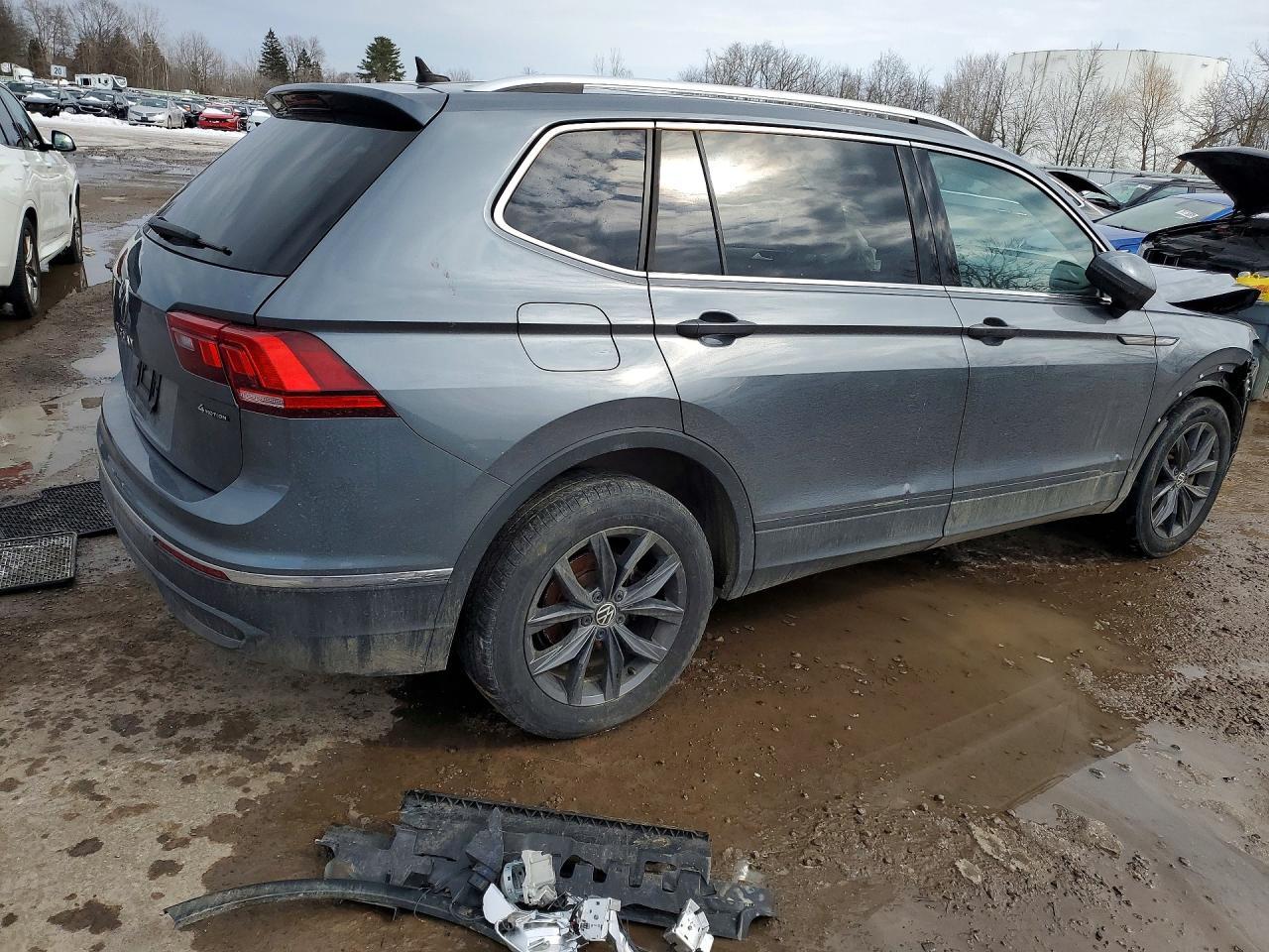 2022 Volkswagen Tiguan - Фото 3