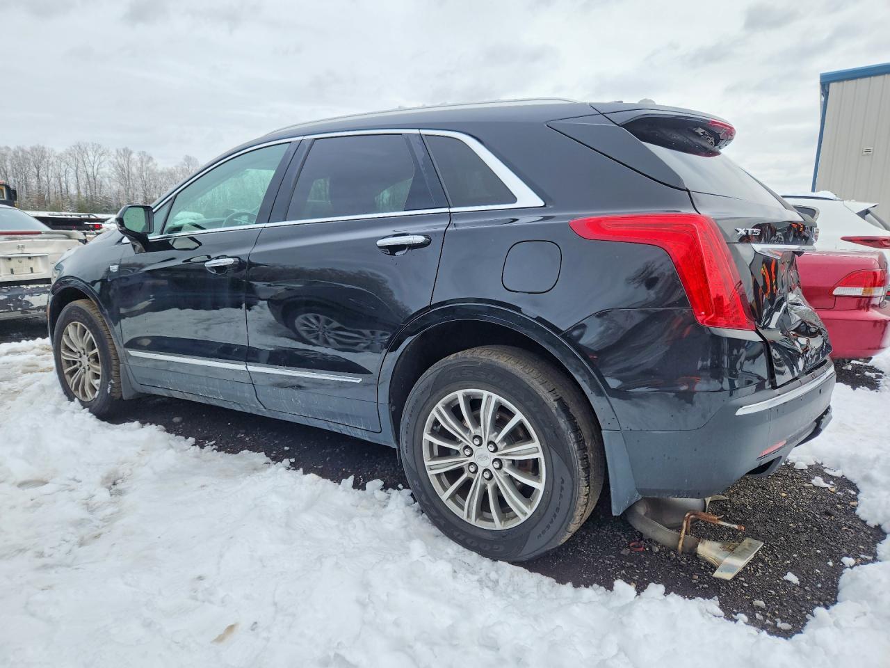2017 Cadillac Xt5 Luxury - Image 2