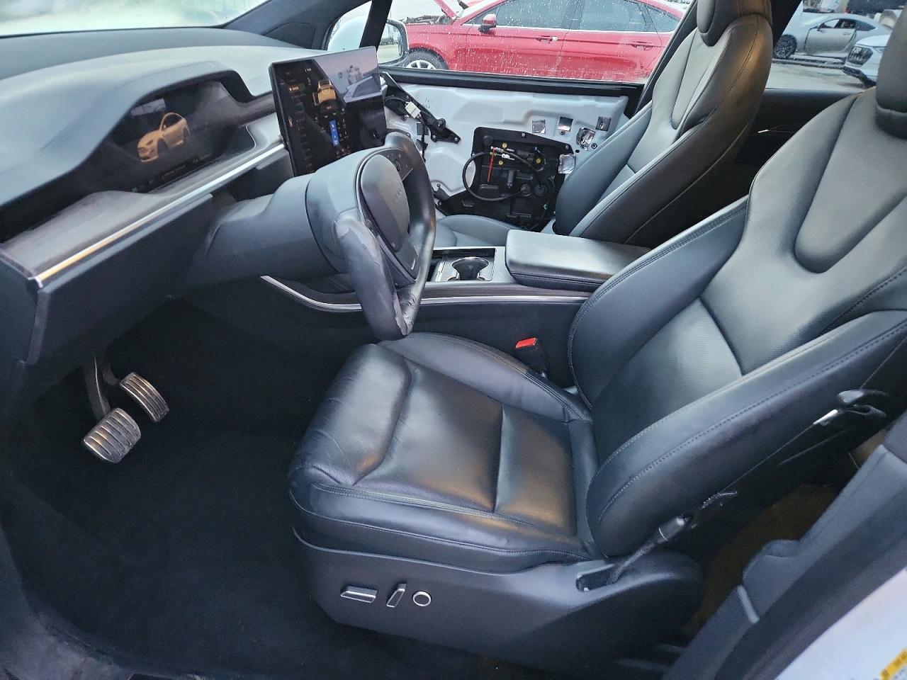 2022 Tesla Model X - Фото 7