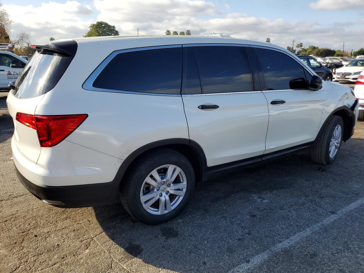2018 Honda Pilot Lx - Image 3