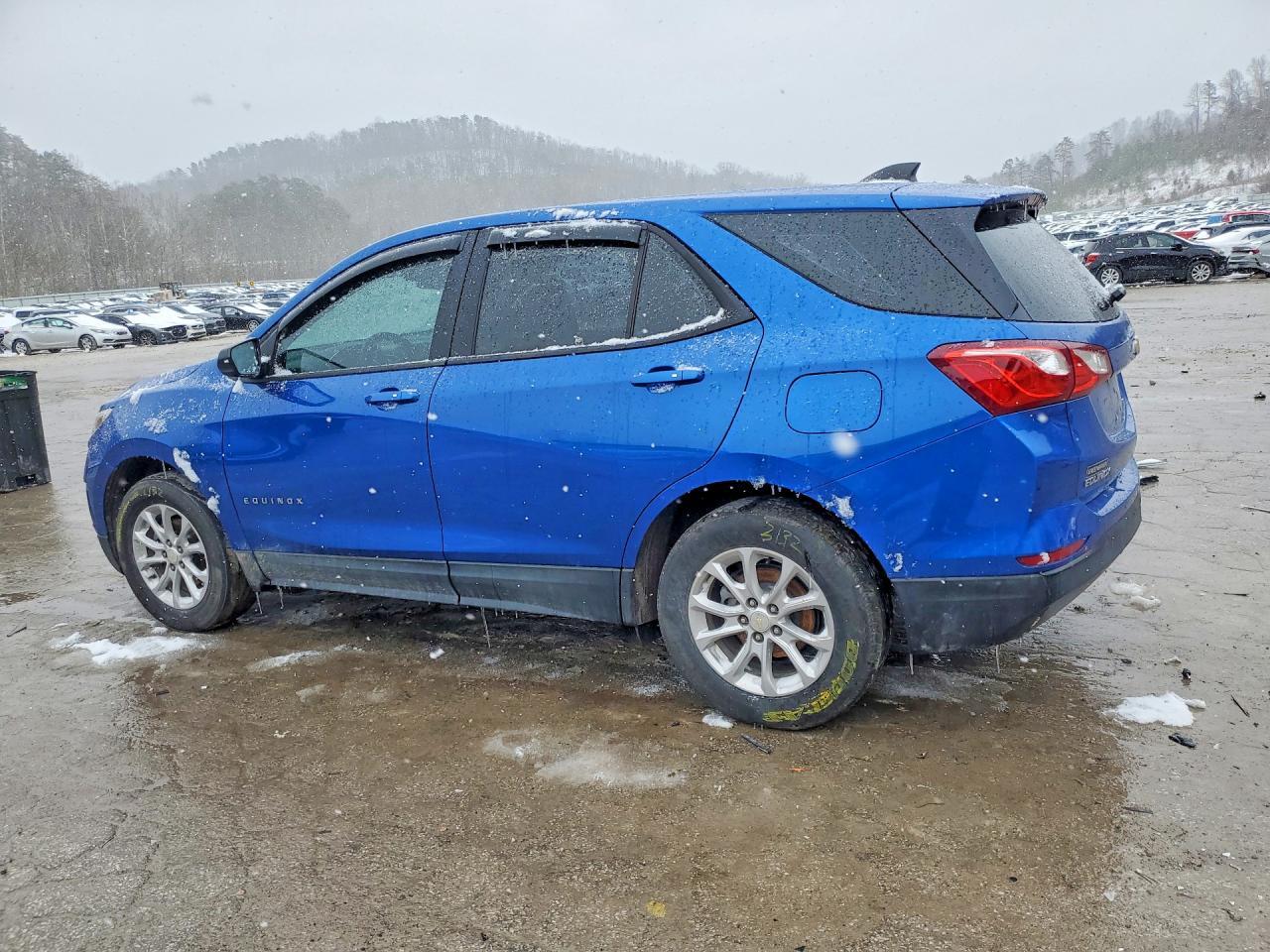 2019 Chevrolet Equinox Ls - Фото 2
