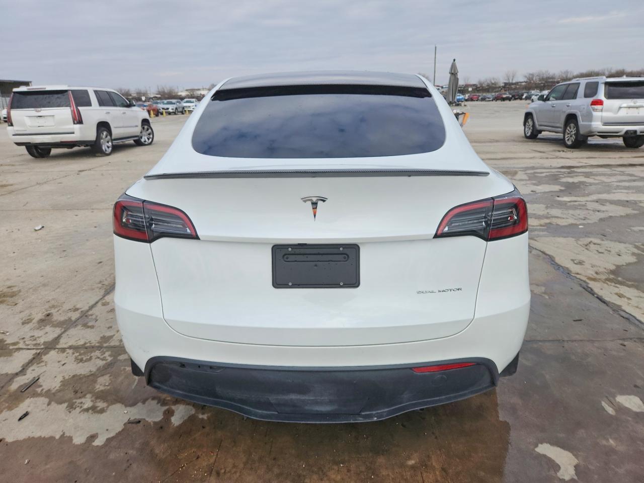 2023 Tesla Model Y - Фото 6
