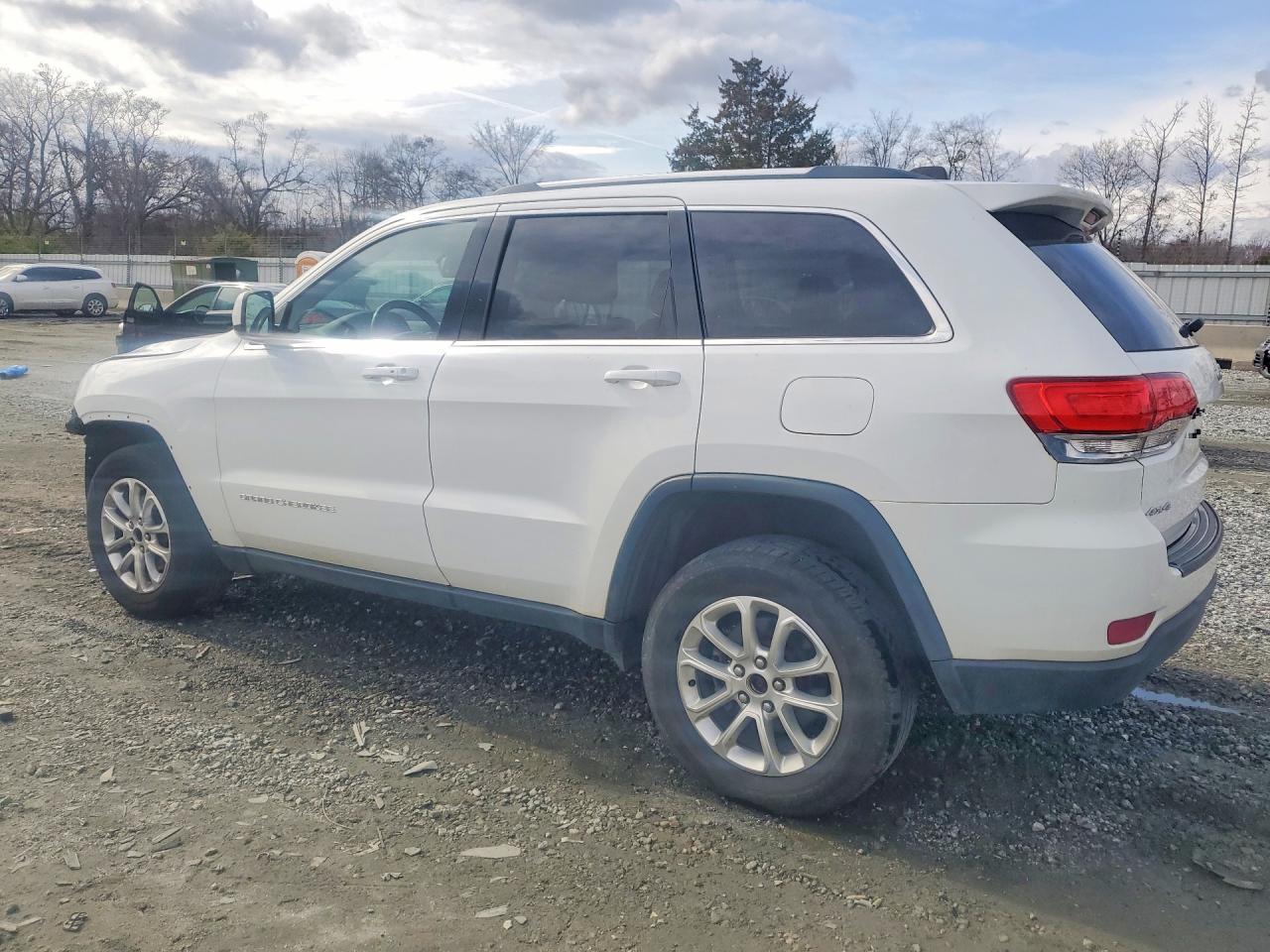 2015 Jeep Grand Cherokee Laredo - Фото 2