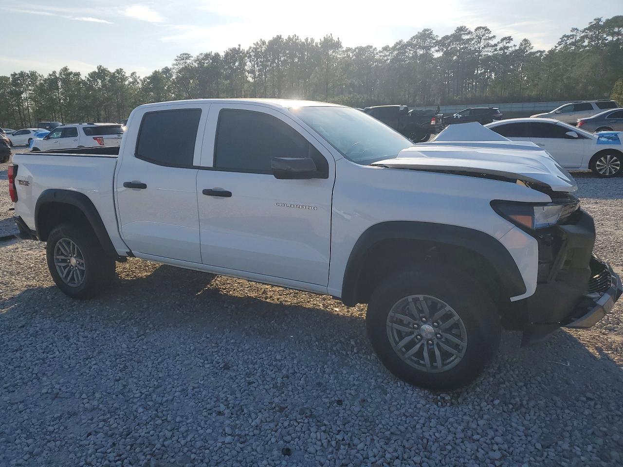 2025 Chevrolet Colorado Trail Boss - Фото 4