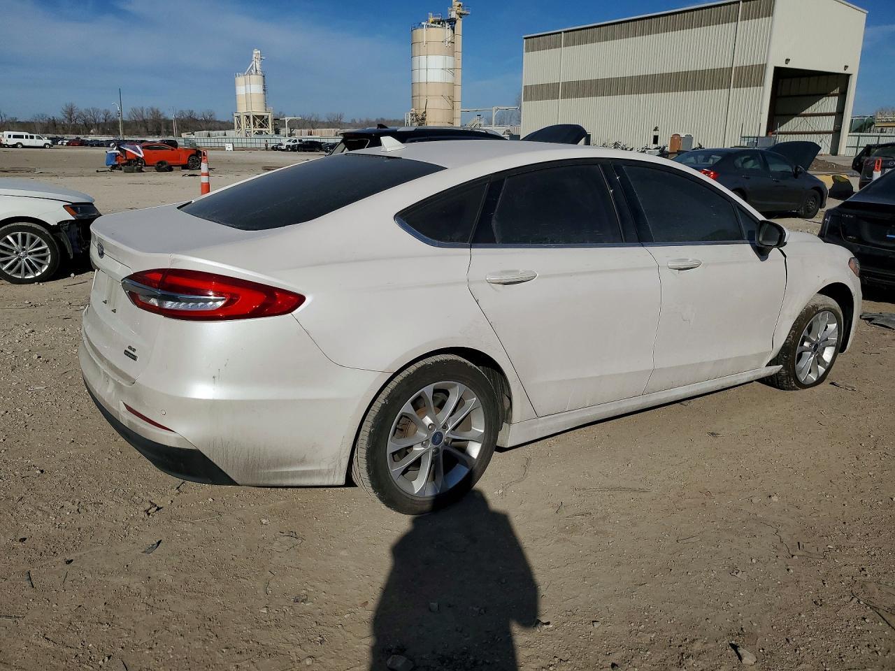 2020 Ford Fusion Se - Фото 3