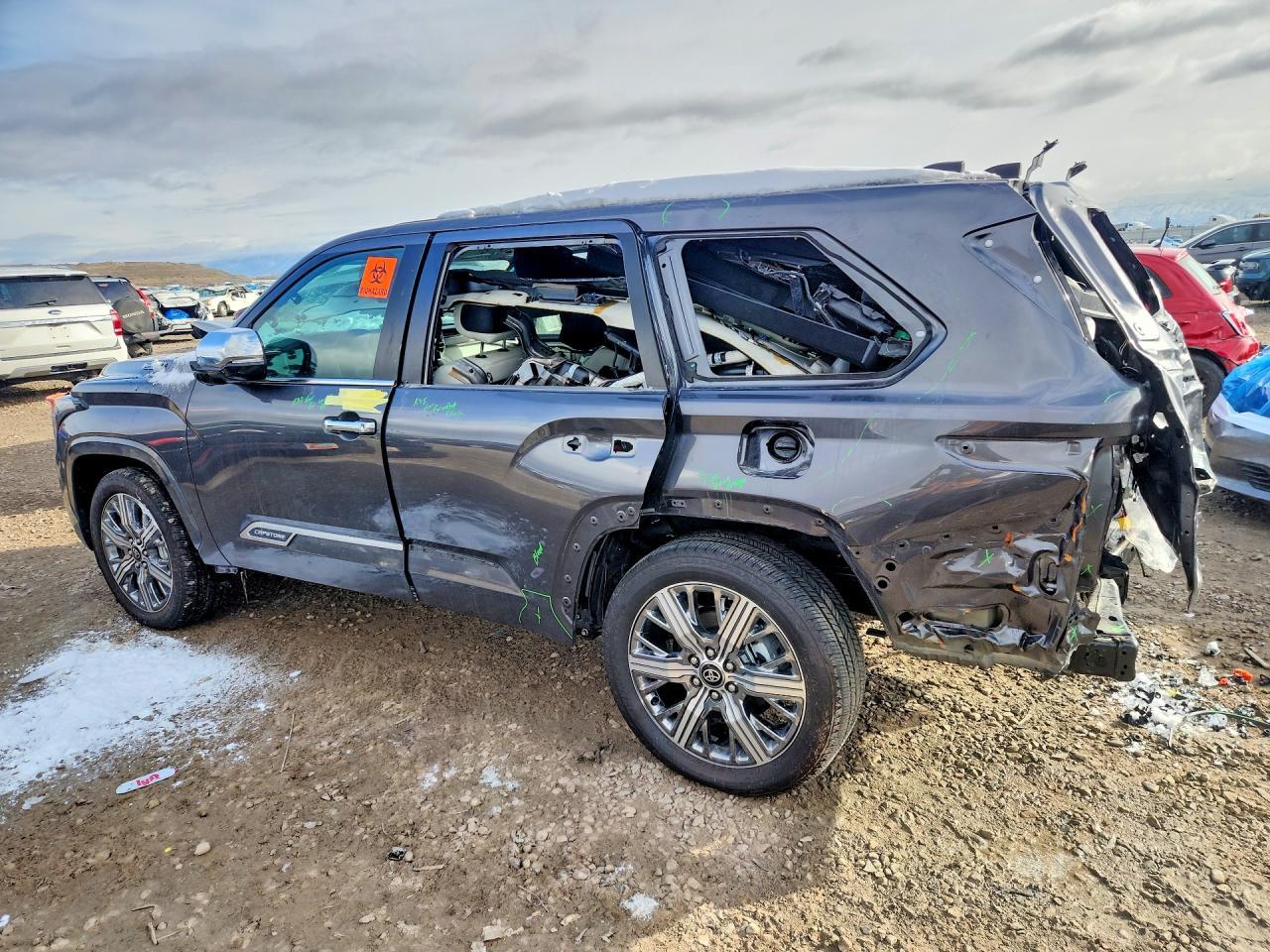 2025 Toyota Sequoia Capstone - Фото 2