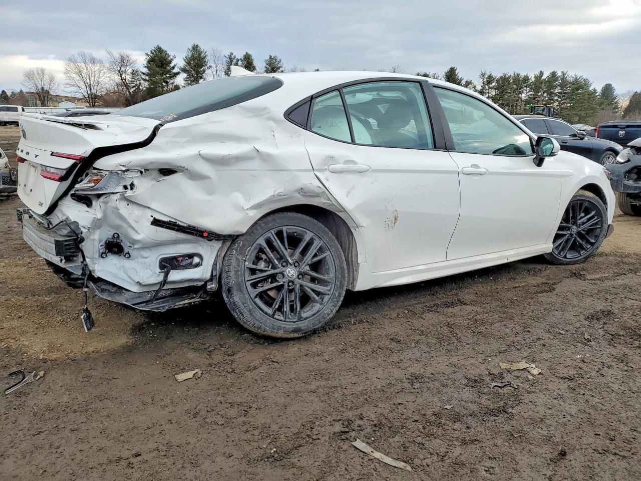 2025 Toyota Camry Se - Фото 3