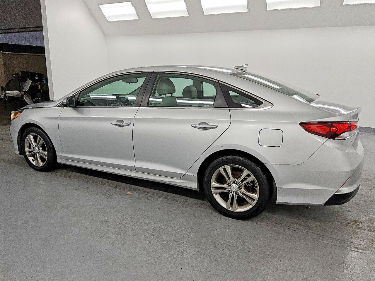 2019 Hyundai Sonata Sel - Image 2