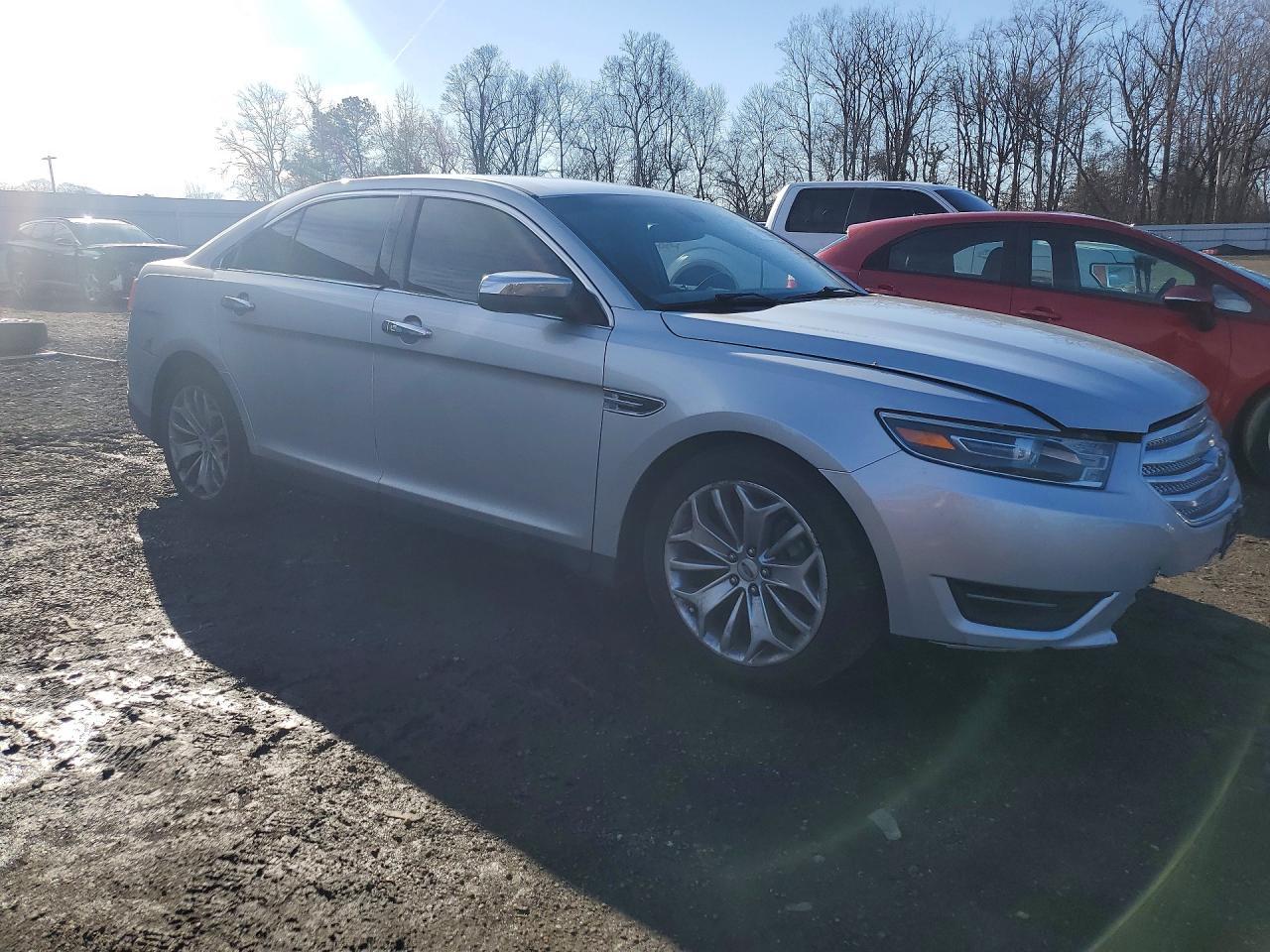 2015 Ford Taurus Limited - Фото 4