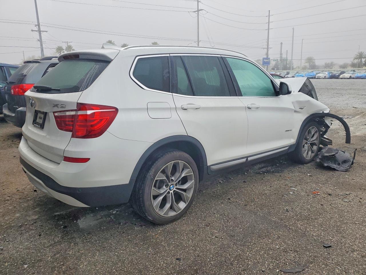 2017 BMW X3 Sdrive28I - Фото 3