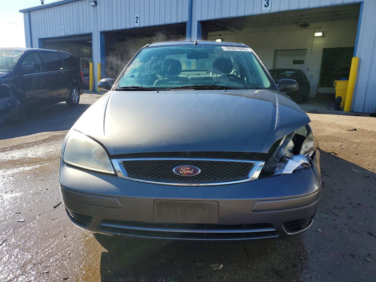 2007 Ford Focus Zx4 - Image 5