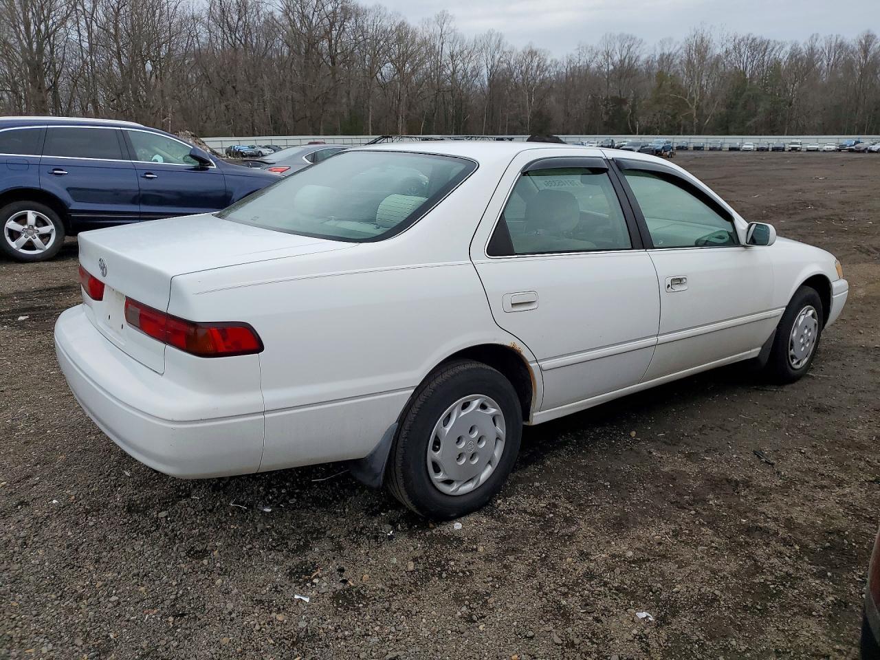 1998 Toyota Camry Le - Image 3