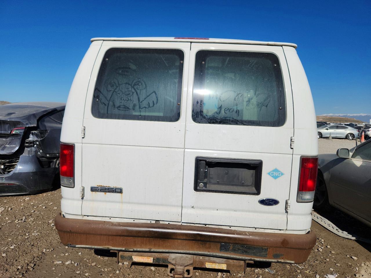 2010 Ford Econoline E250 Van - Фото 6