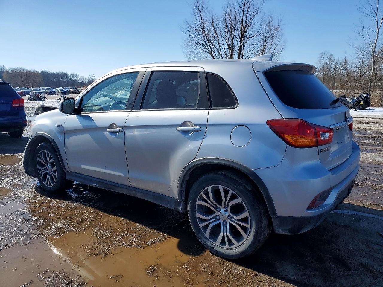 2018 Mitsubishi Outlander Sport Es - Image 2