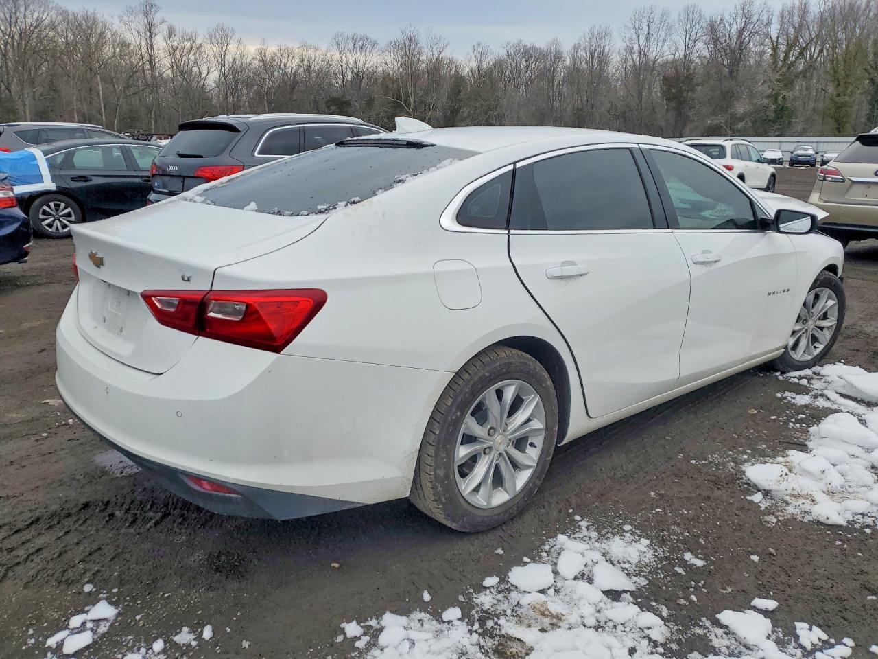 2025 Chevrolet Malibu Lt - Image 3