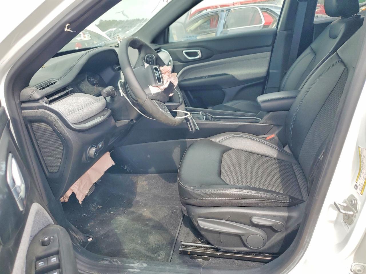 2024 Jeep Compass Latitude - Image 7