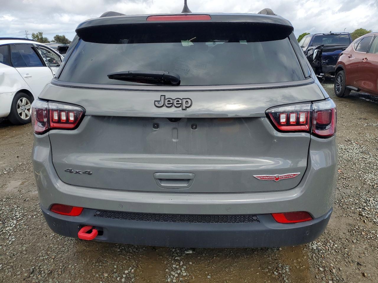 2021 Jeep Compass Trailhawk - Image 6