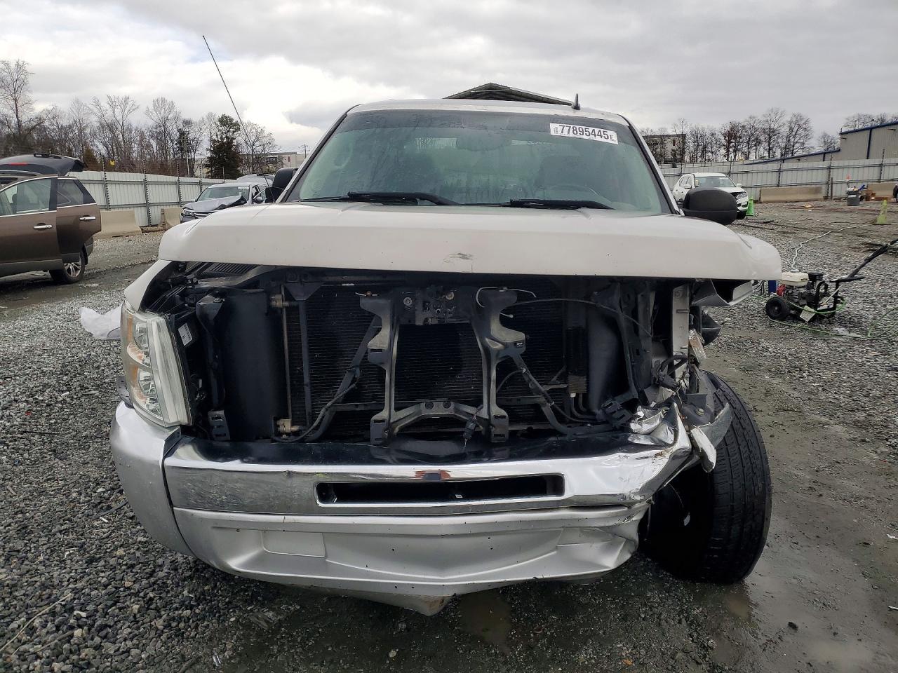 2013 Chev Silverado - Image 5