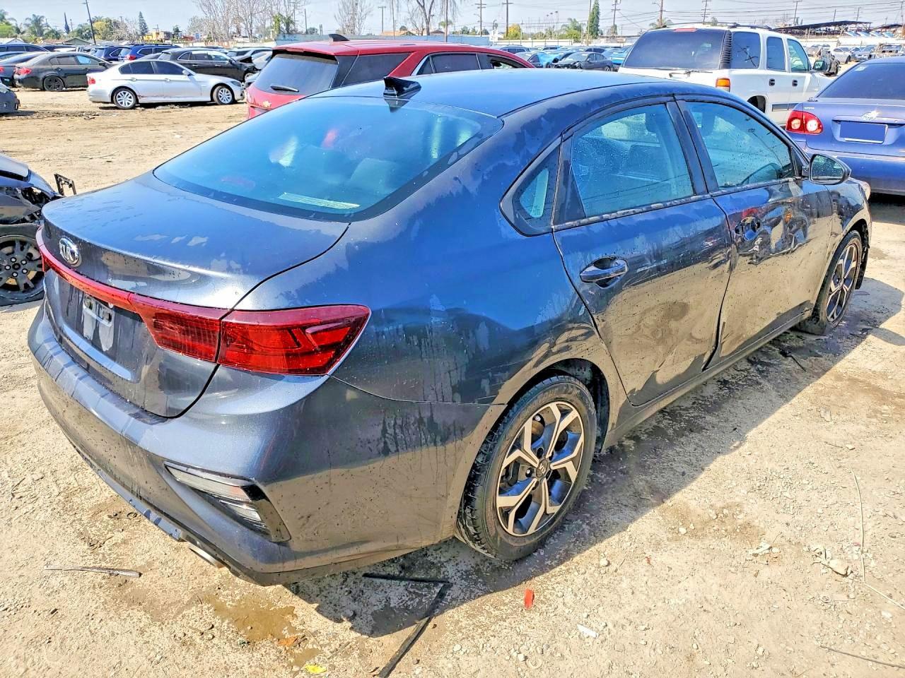 2019 Kia Forte Lxs - Фото 3