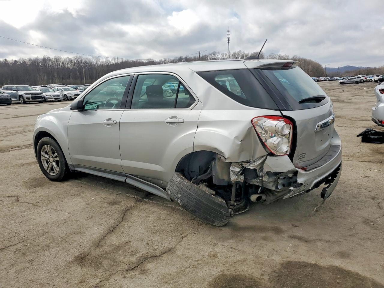 2015 Chevrolet Equinox Ls - Фото 2