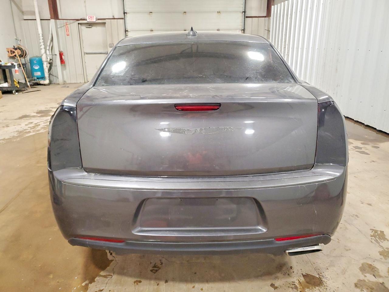 2019 Chrysler 300 S - Image 6