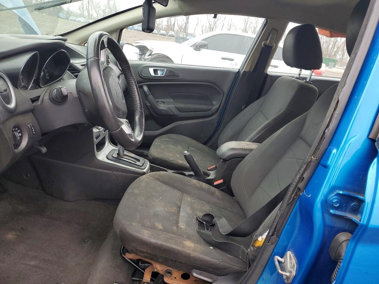 2015 Ford Fiesta Se - Фото 7