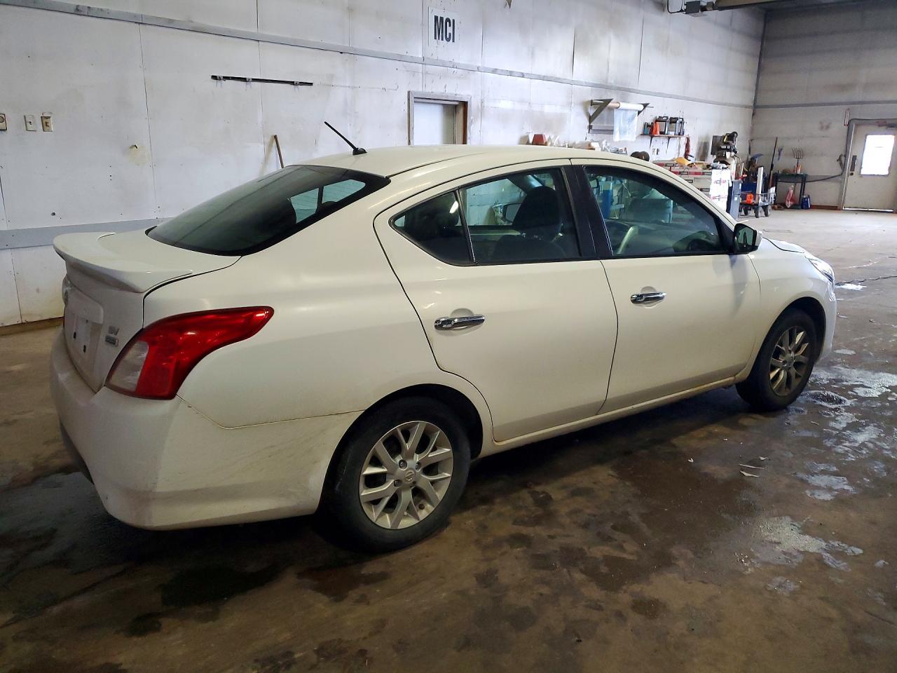 2017 Nissan Versa 1.6 Sv - Фото 3