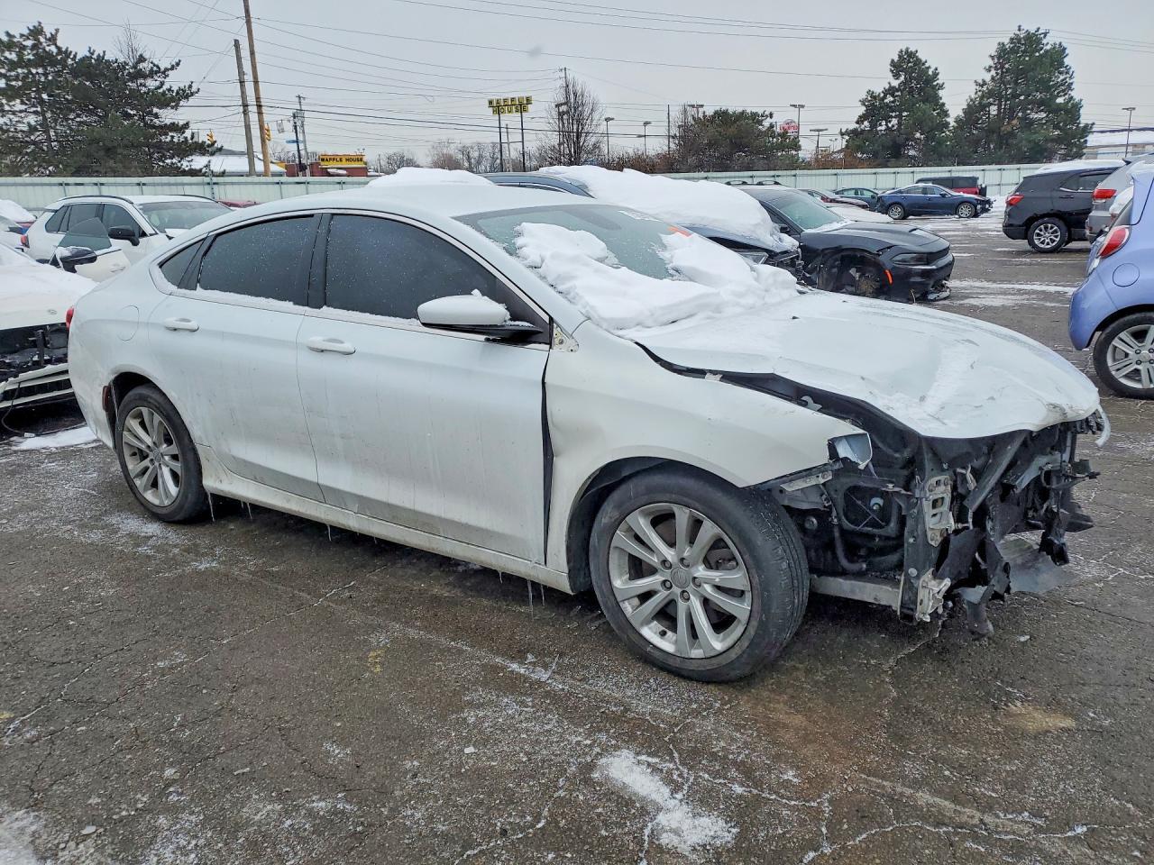 2016 Chrysler 200 Limited - Фото 4