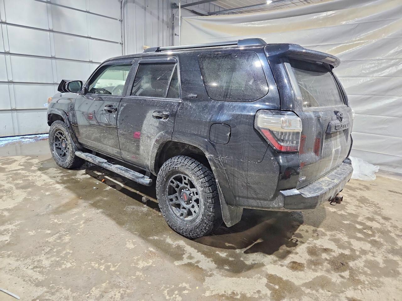 2016 Toyota 4Runner Sr5 - Фото 2