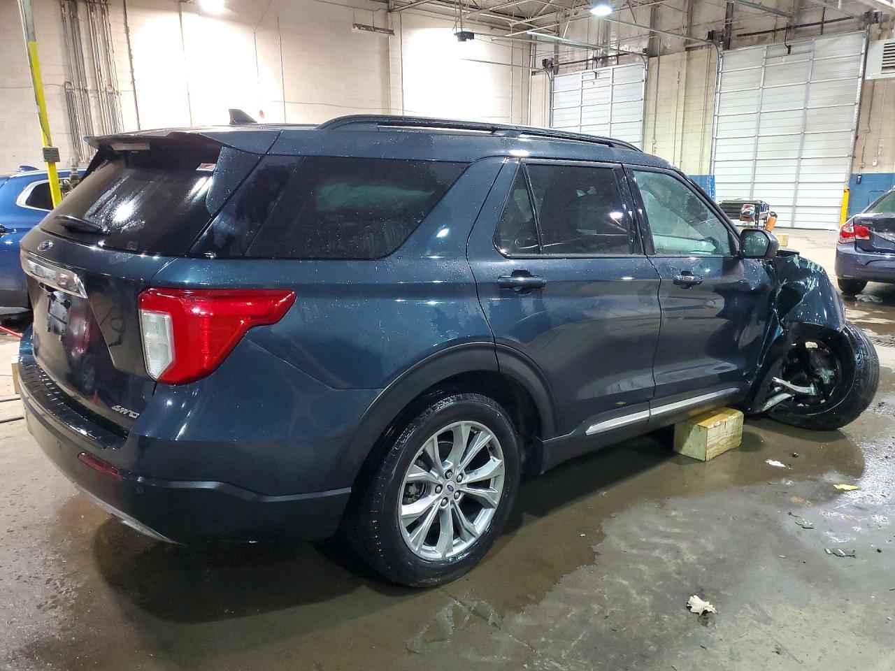 2023 Ford Explorer Xlt - Фото 3