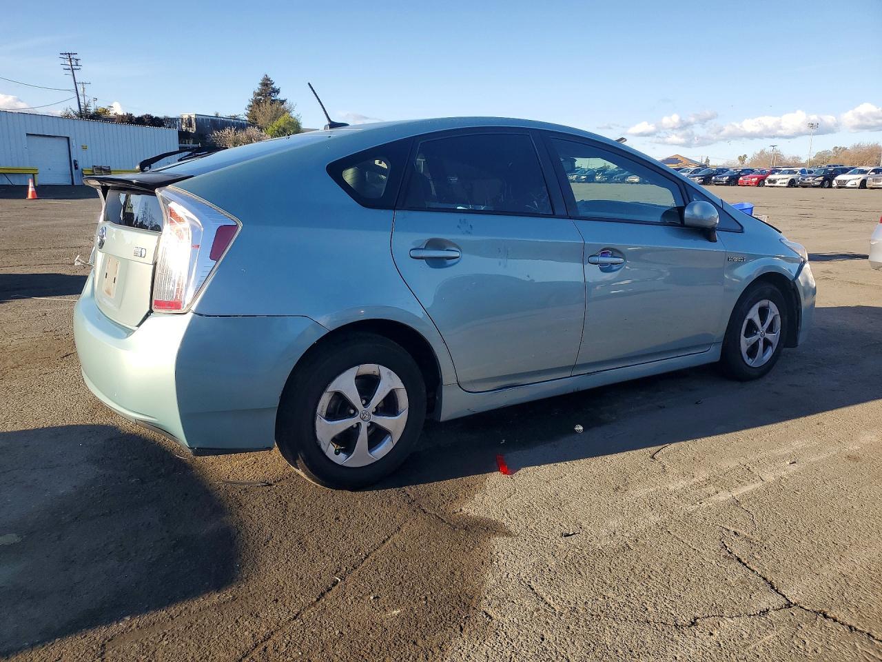 2014 Toyota Prius Four - Image 3