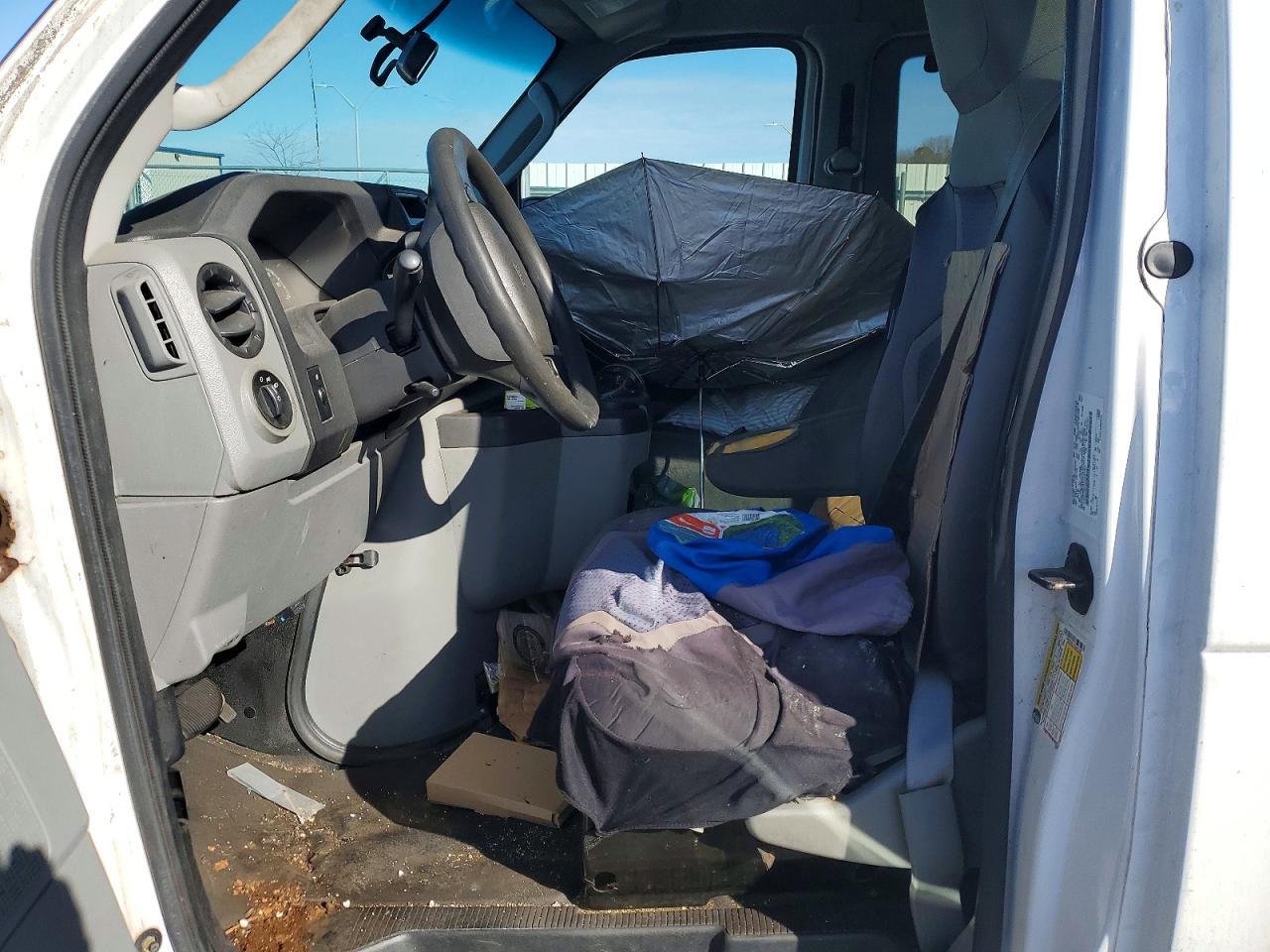 2014 Ford Econoline E350 Super Duty Wagon - Фото 7