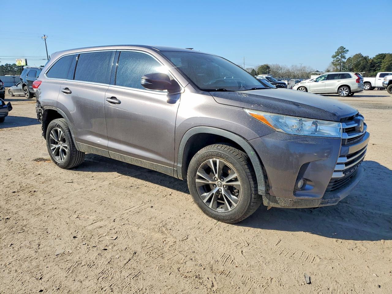 2019 Toyota Highlander Le - Фото 4