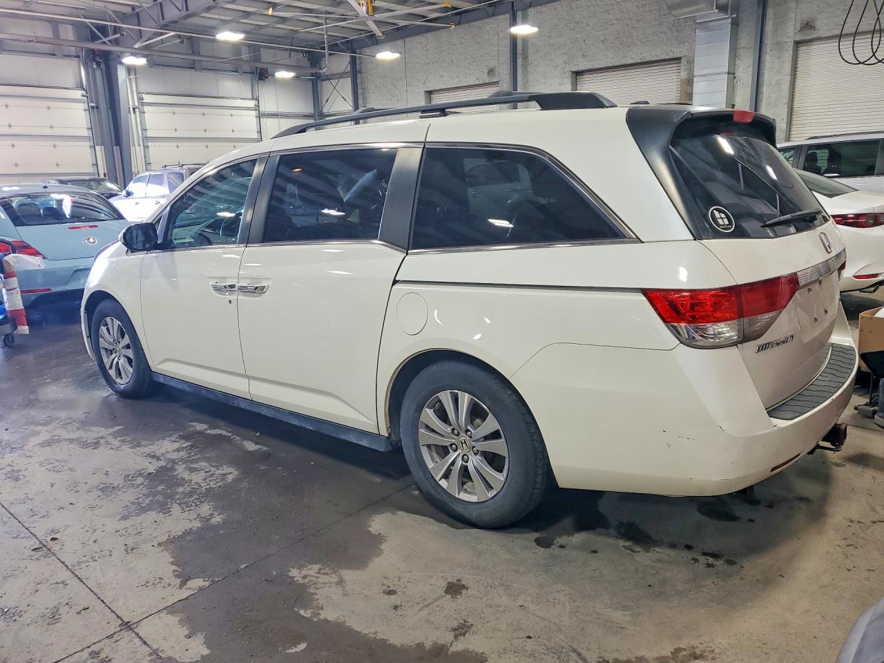 2016 Honda Odyssey Se - Фото 2
