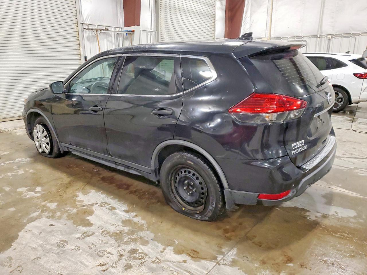 2017 Nissan Rogue S - Фото 2