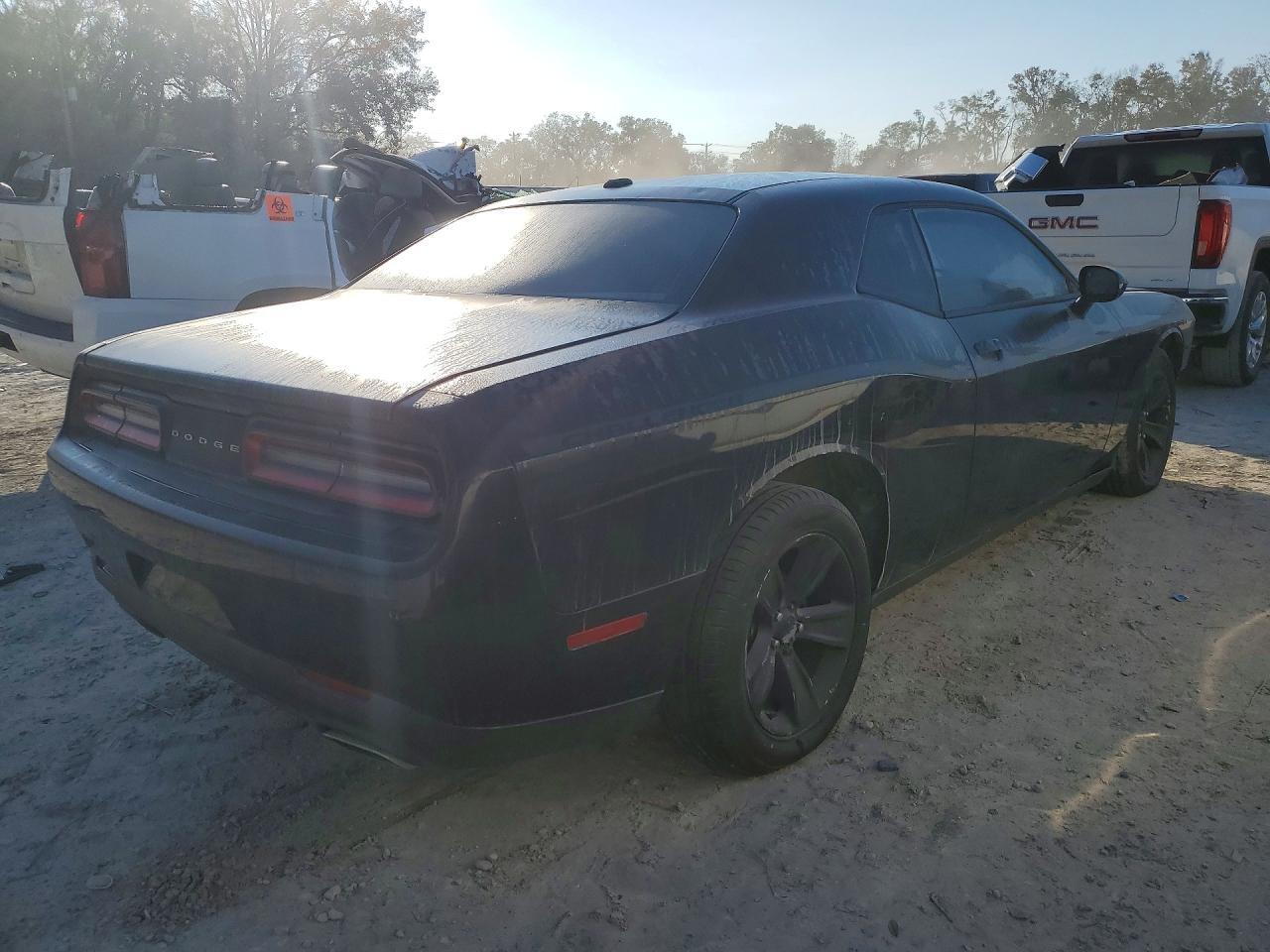 2015 Dodge Challenger Sxt - Image 3