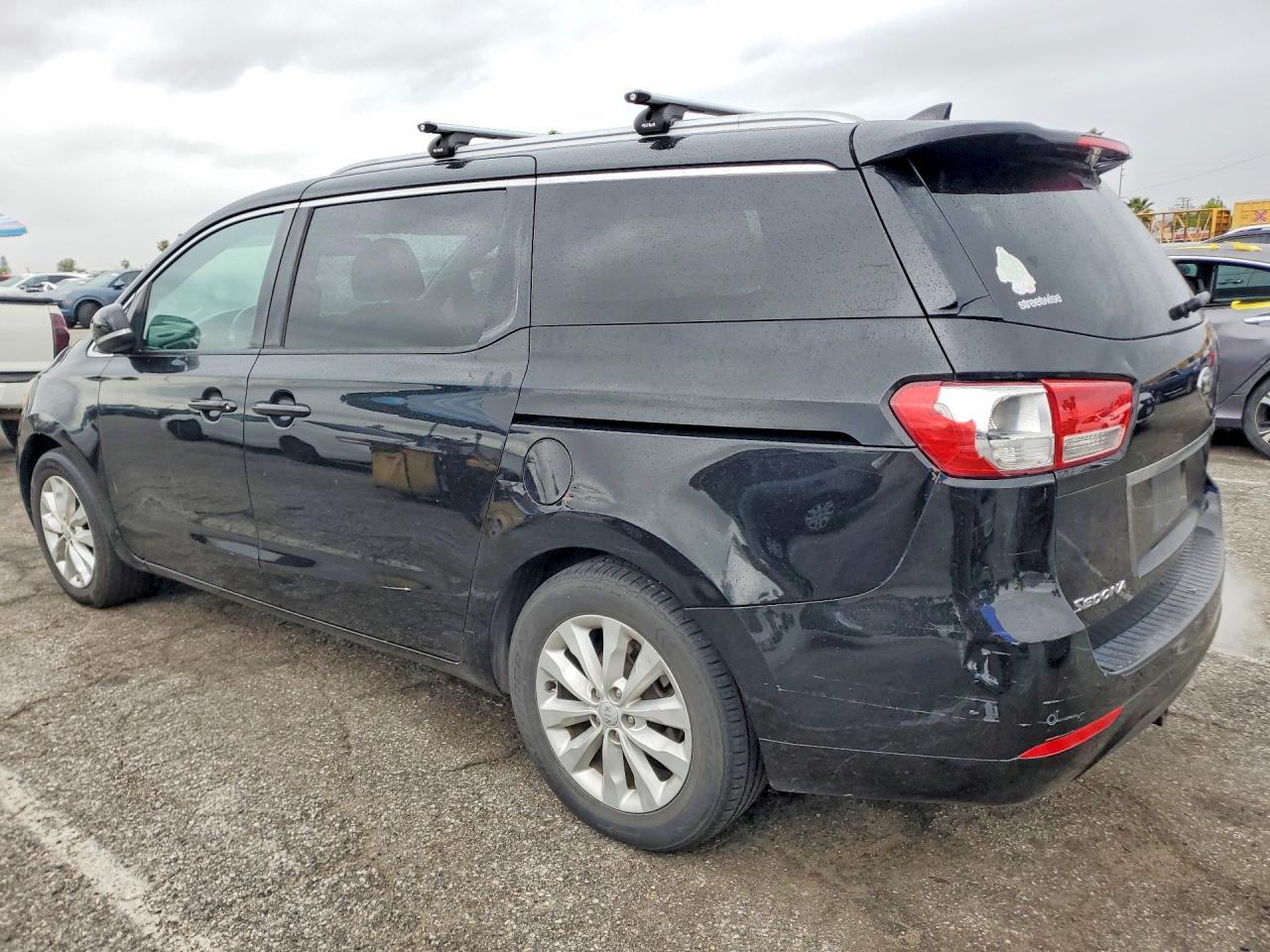 2016 Kia Sedona Ex - Image 2
