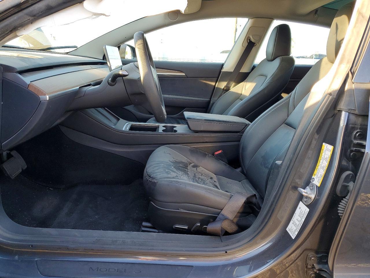 2023 Tesla Model 3 - Image 7