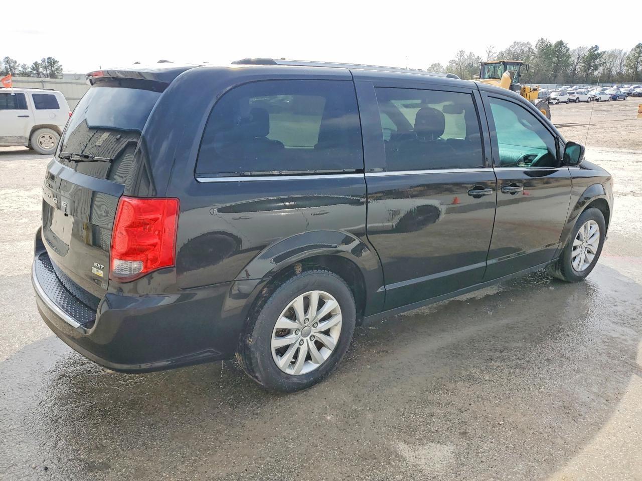 2019 Dodge Grand Caravan Sxt - Фото 3