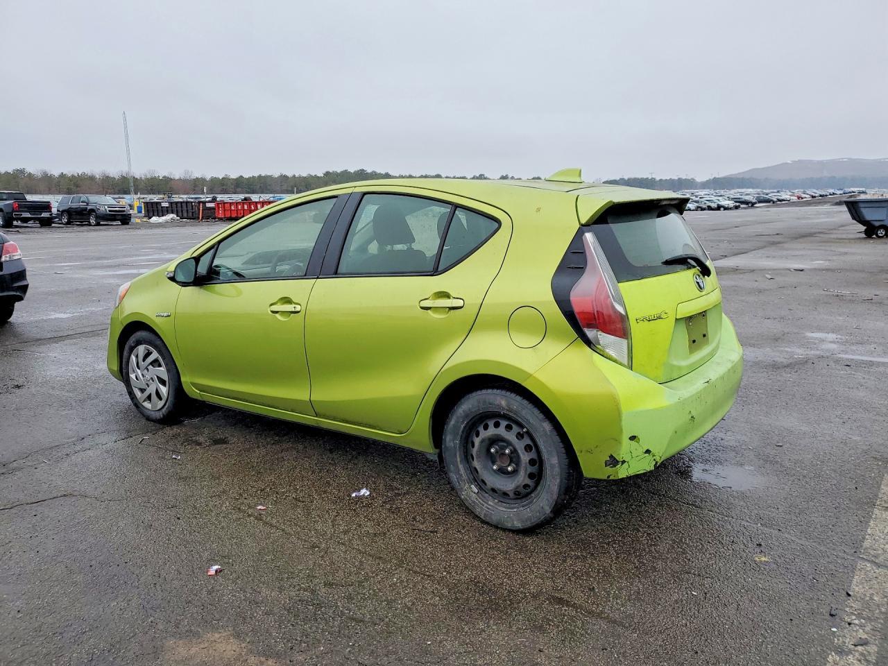 2015 Toyota Prius C - Фото 2