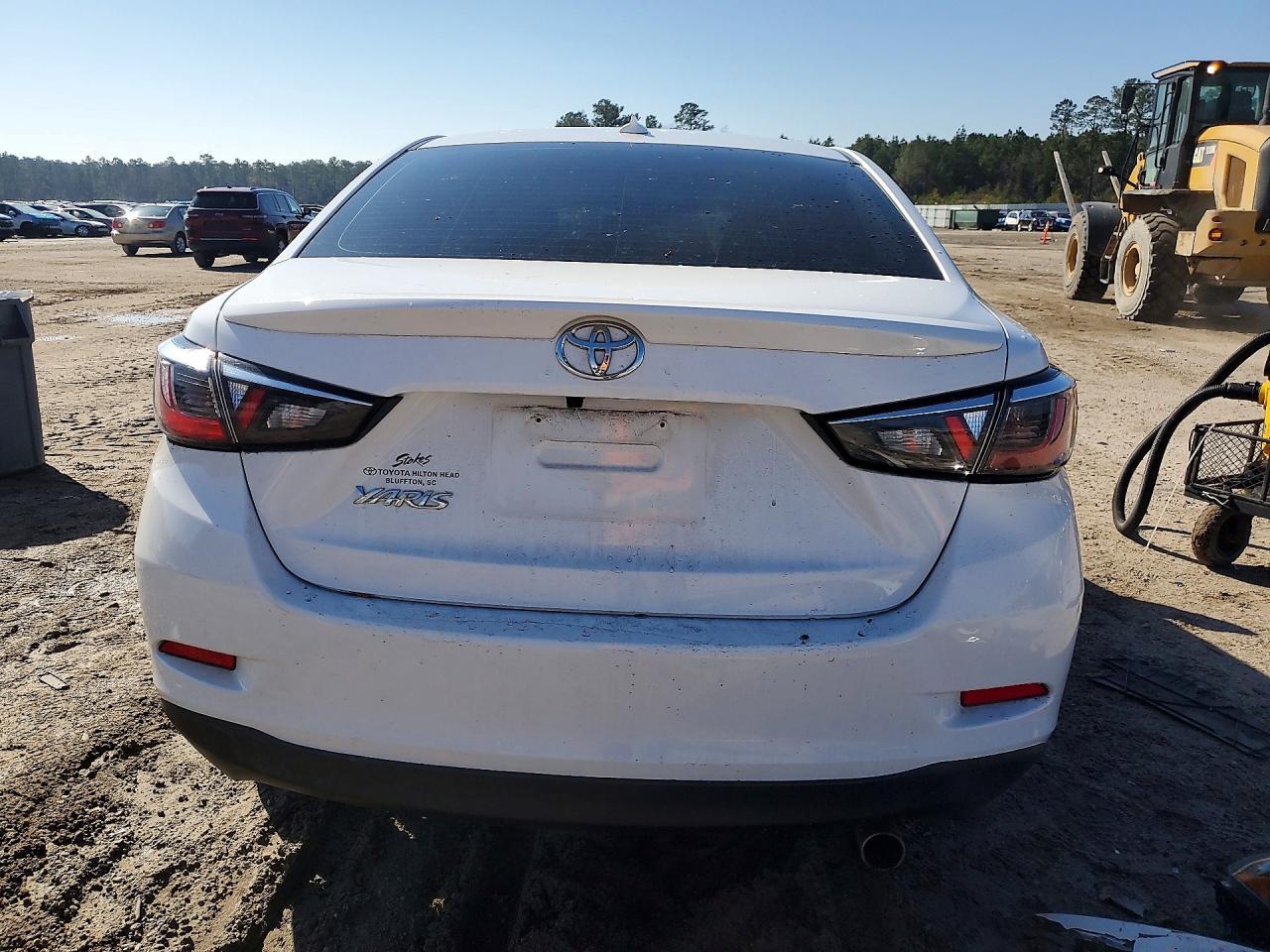 2019 Toyota Yaris L - Image 6