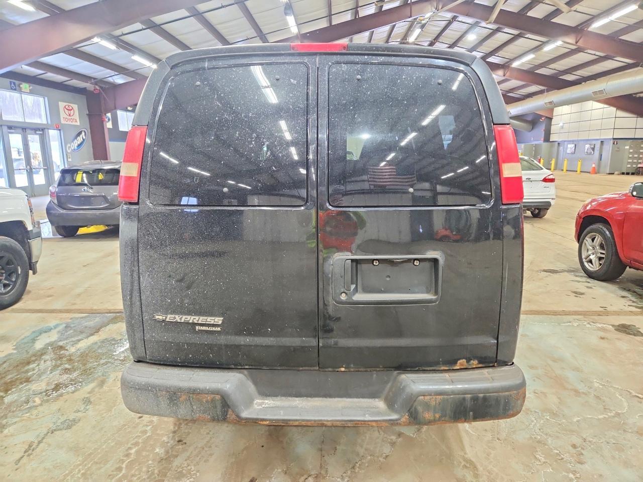 2013 Chevrolet Express G2500 Ls - Фото 6