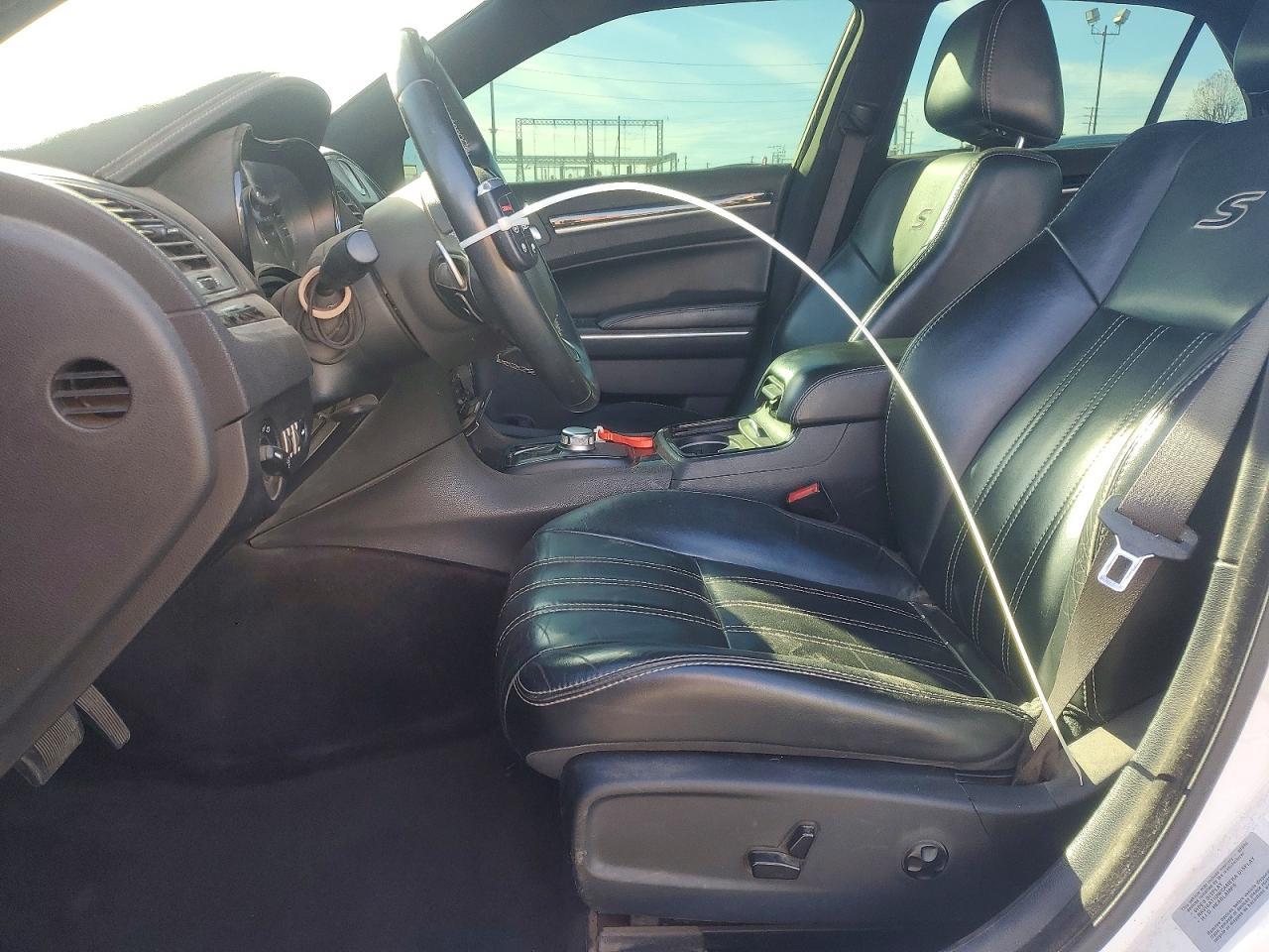 2017 Chrysler 300 S - Image 7